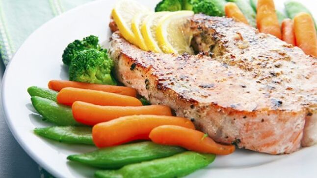 žuvis ir daržovės ketogeninei dietai