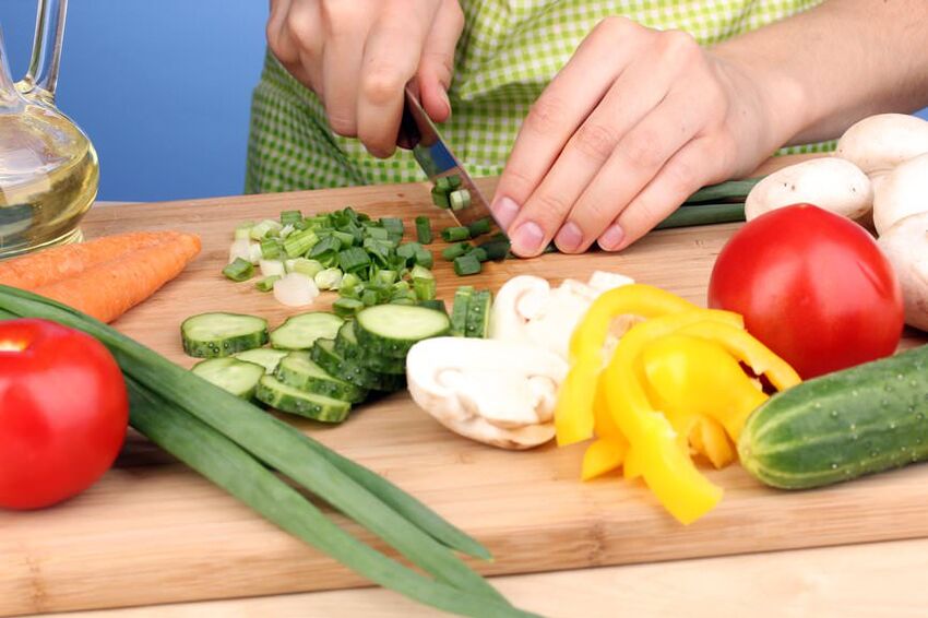 Daržovių salotų ruošimas Dukano dietos „Kruizo etapui